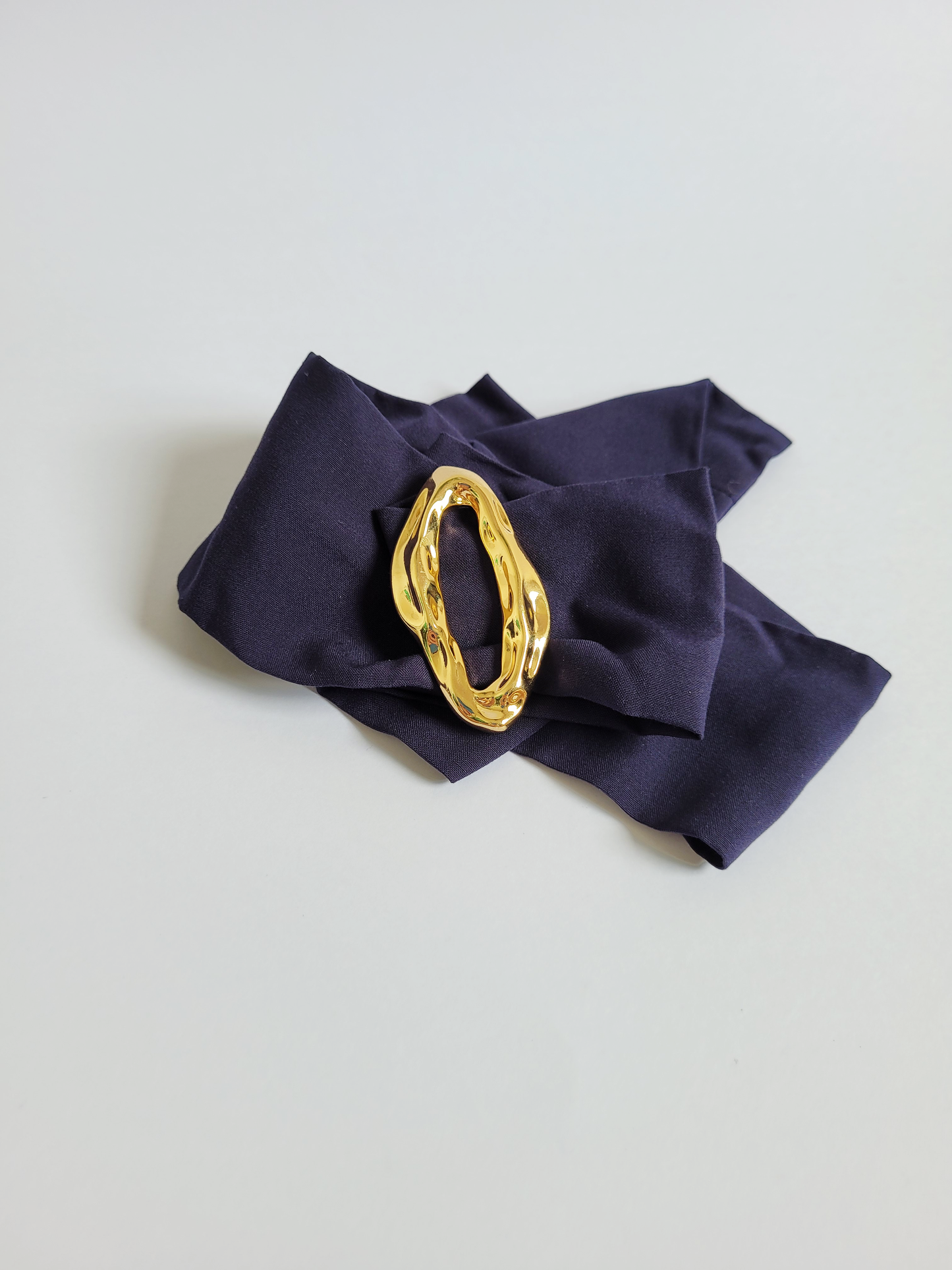 colar lenço orgânico marinho com dourado