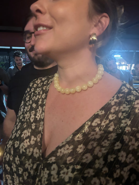 colar bolas manteiga