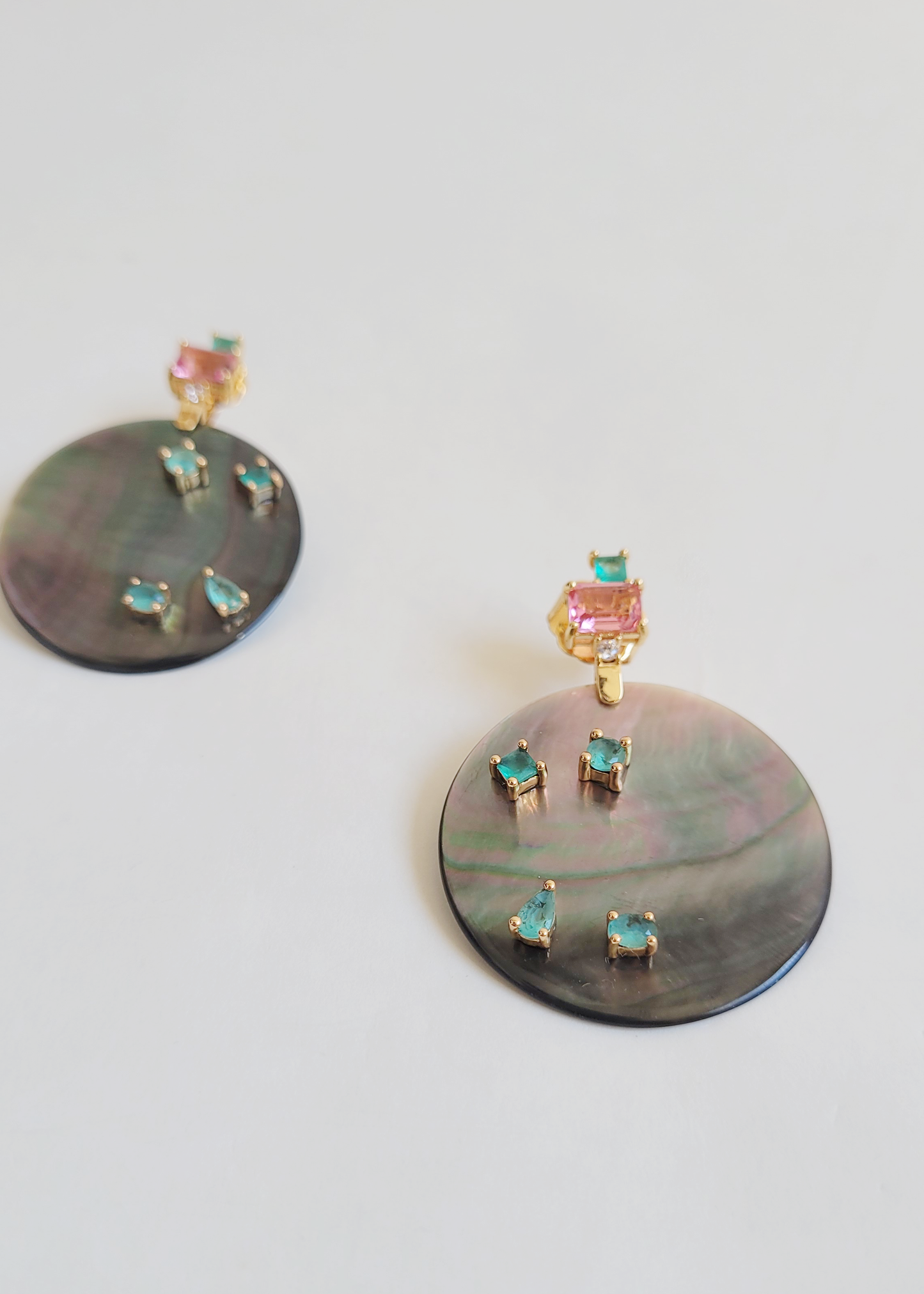 brincão madrepérola com strass