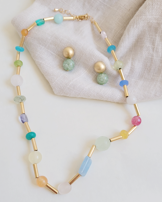 brinco bolinha verde clara