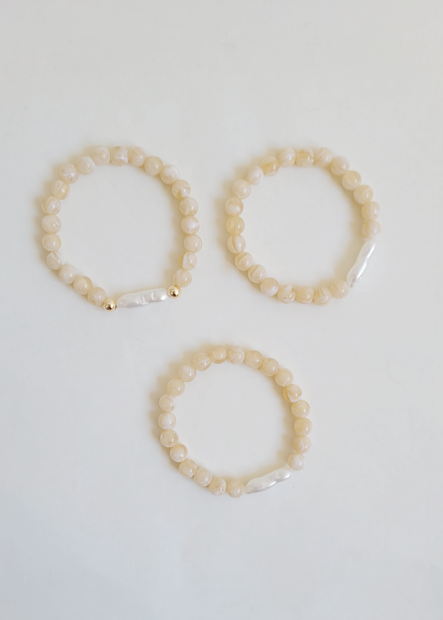 pulseira bege pérola barroca