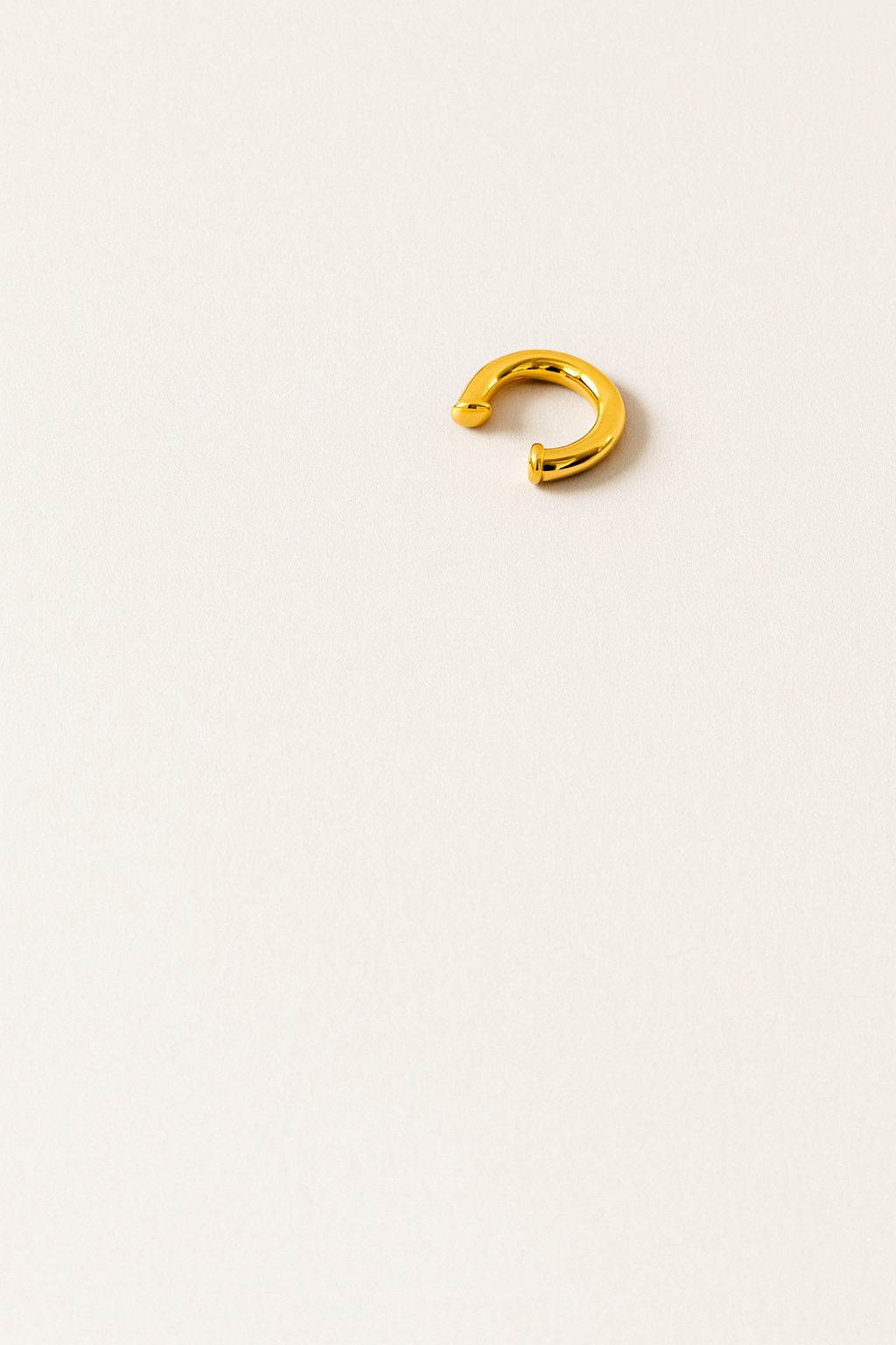 earcuff dourada mini