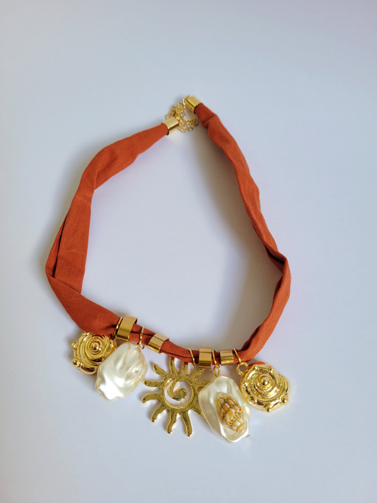 colar penduricalhos abóbora