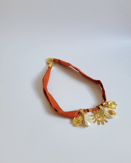 colar penduricalhos abóbora