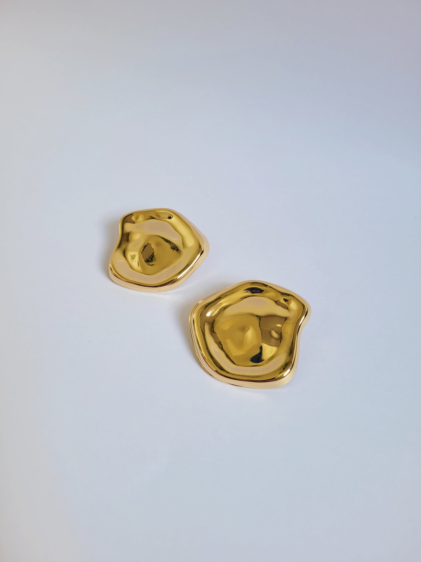 brincão orgânico dourado