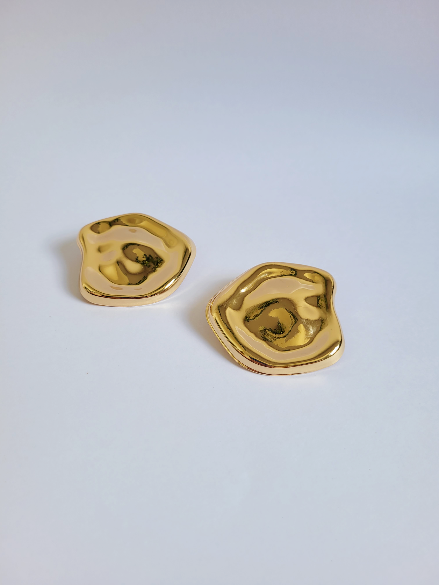 brincão orgânico dourado