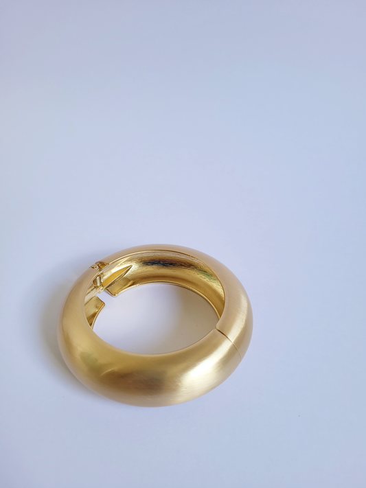 bracelete gordinho escovado dourado