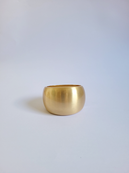 bracelete abaulado escovado dourado