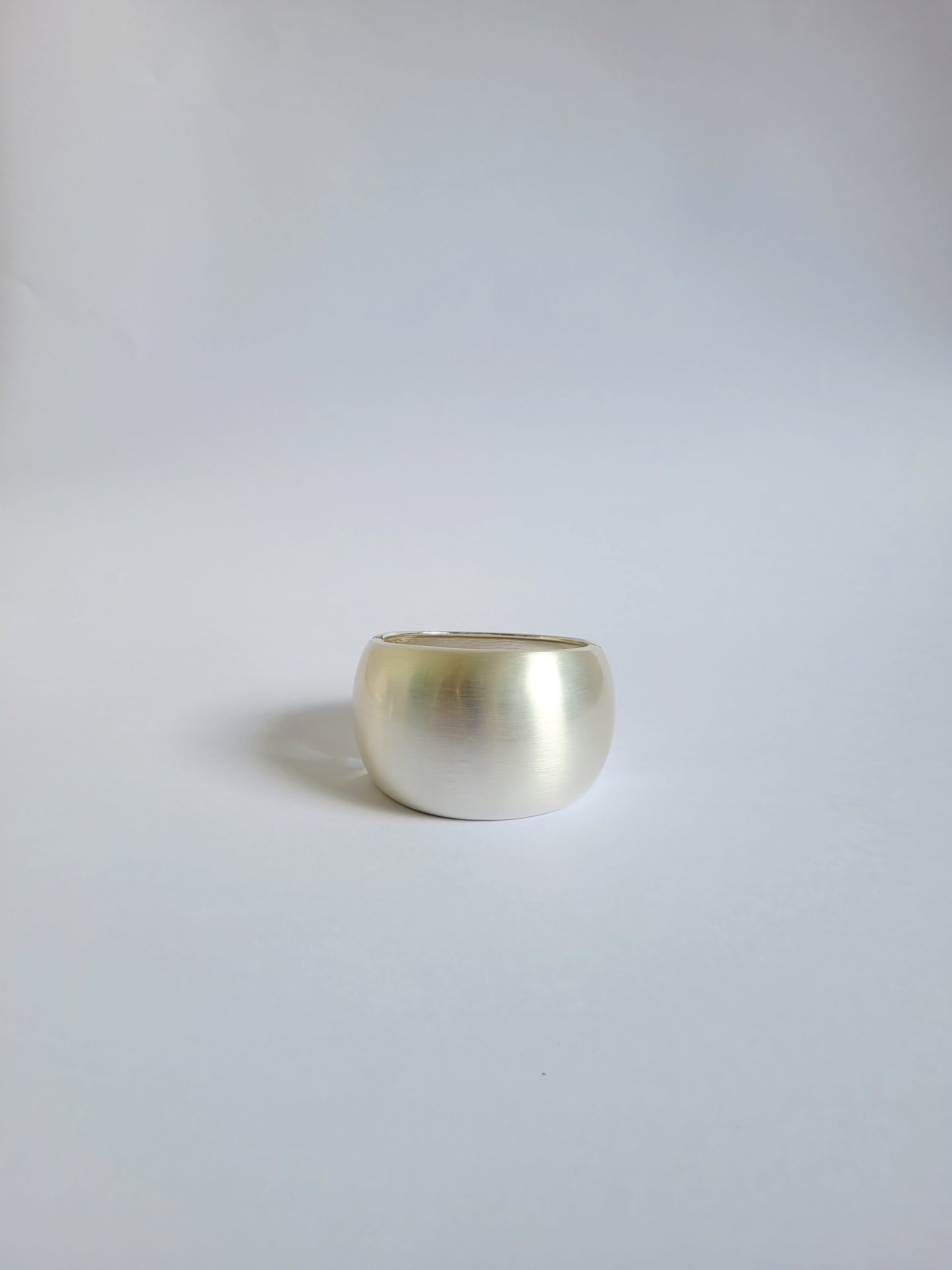 bracelete abaulado escovado prateado