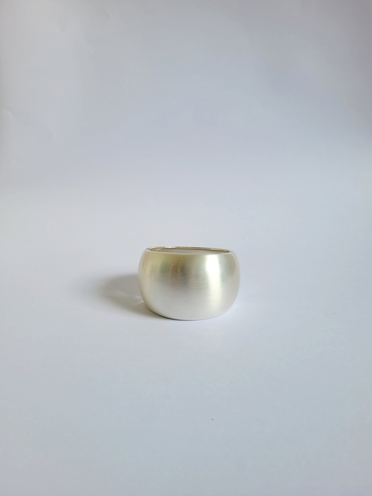 bracelete abaulado escovado prateado