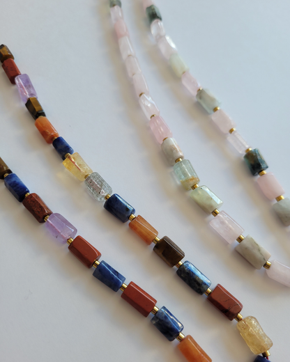 colar pedras baguete colorido
