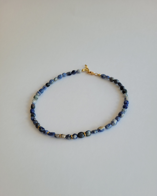 colar pedrinhas azul