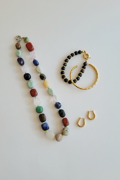 colar pedras coloridas bold