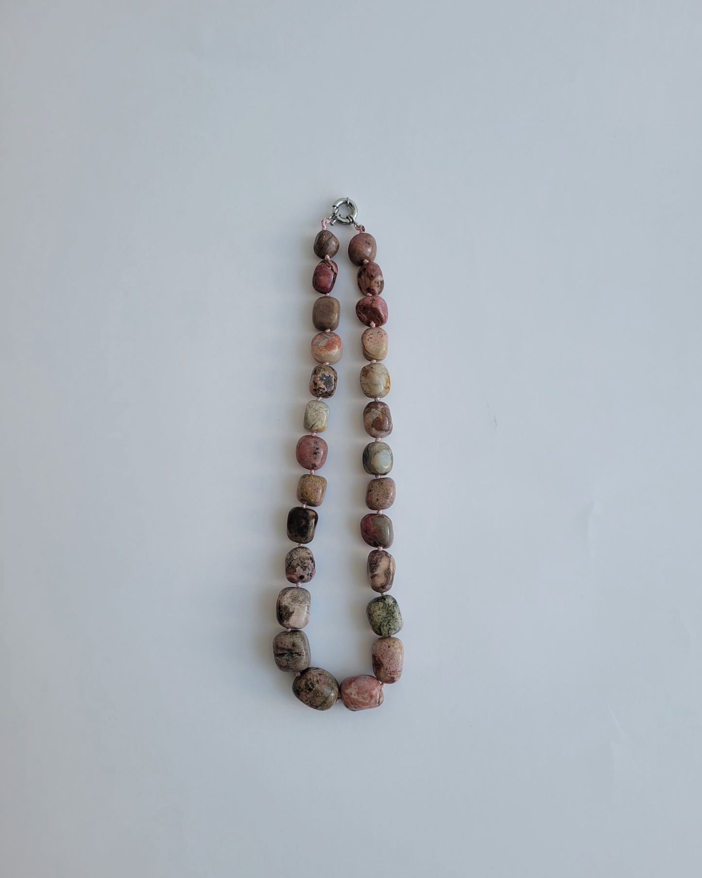 colar pedras rodonita bold