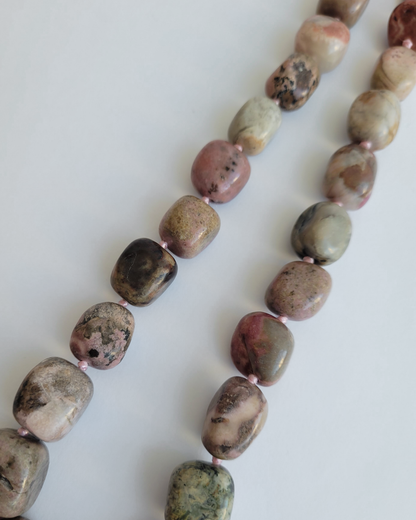 colar pedras rodonita bold