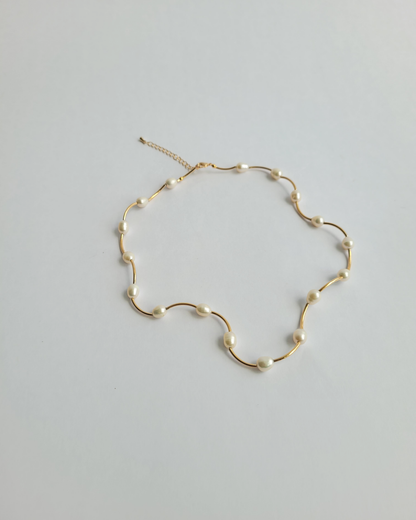 colar pérolas ondas dourado