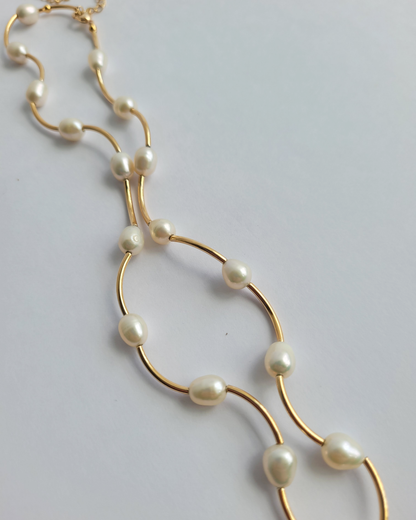 colar pérolas ondas dourado