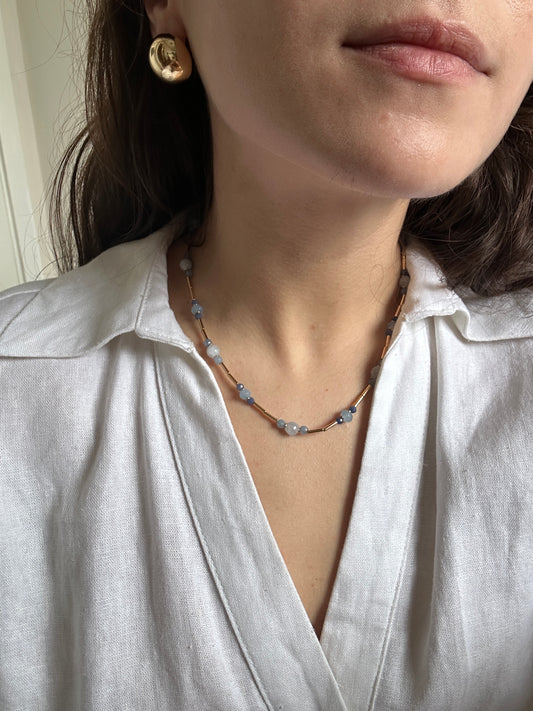 colar pedras azuis canutilho