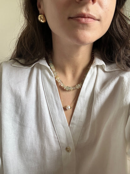 colar pedras transparente