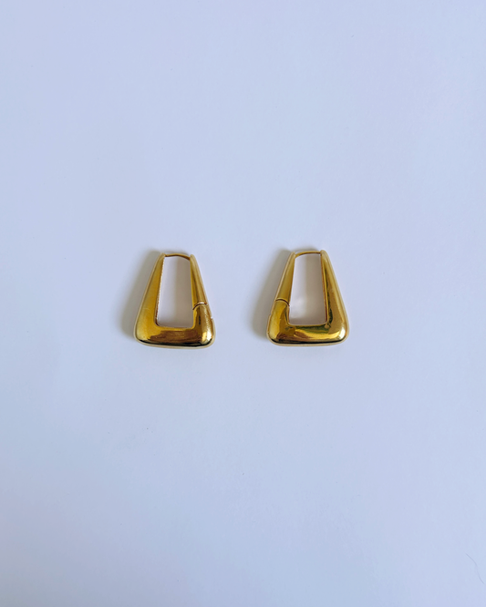 argola quadrada dourada