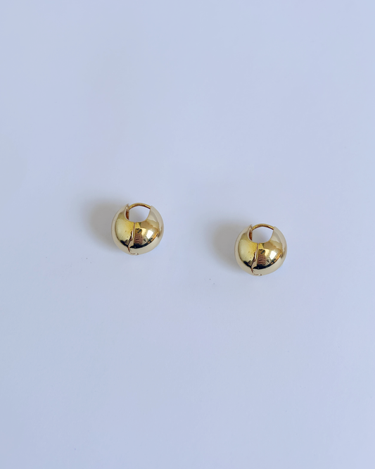 brinco bolinha dourado