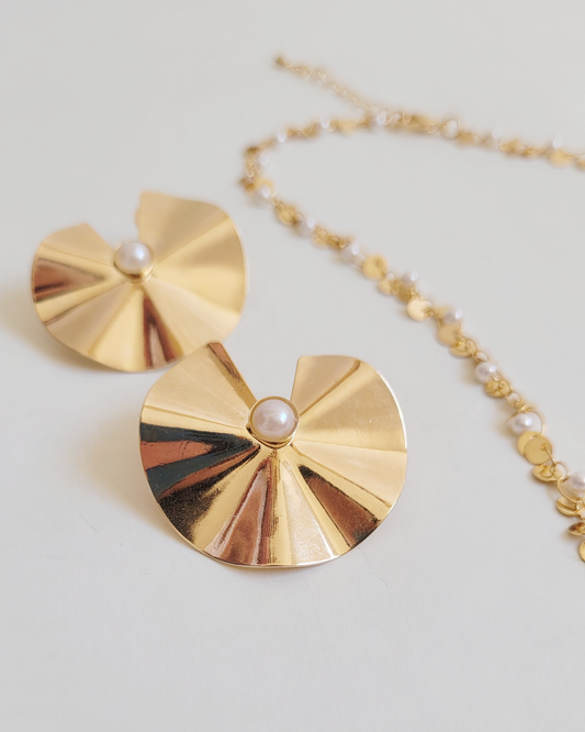 brinco leque perola com dourado