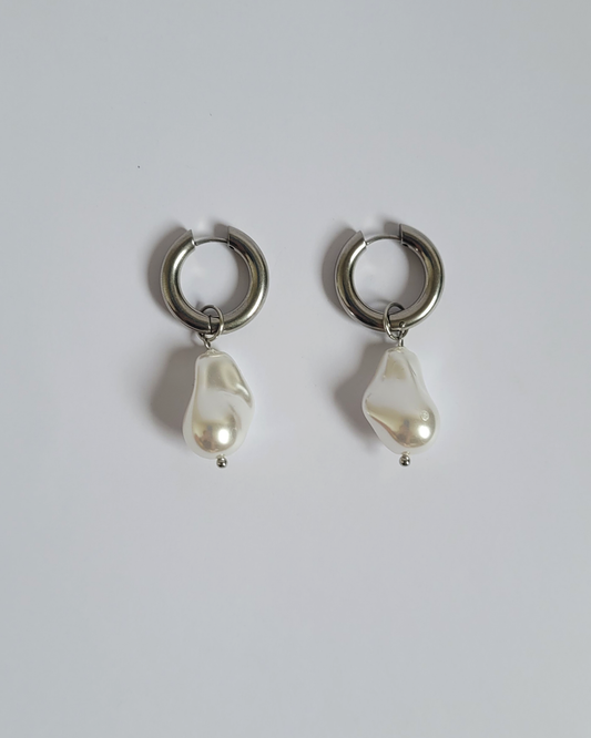 argola pérola barroca prata