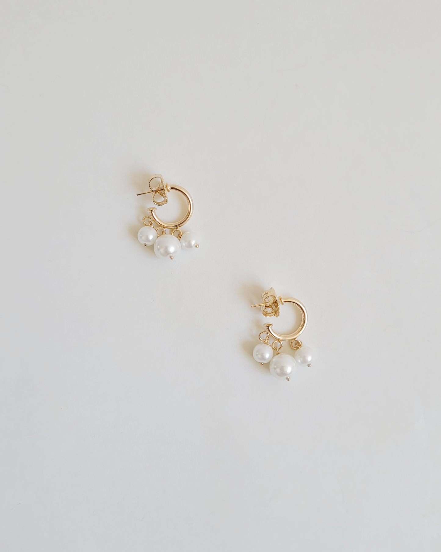 brinco argolinha perolinhas