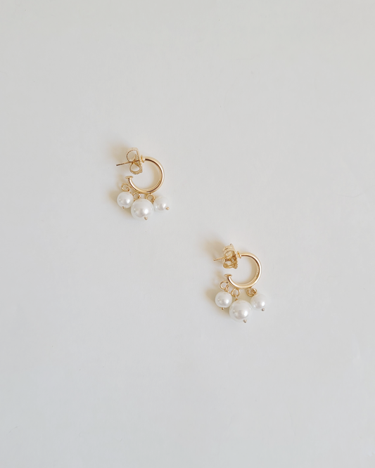 brinco argolinha perolinhas