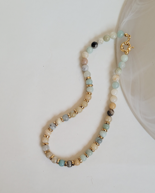 colar pedras coloridas soft