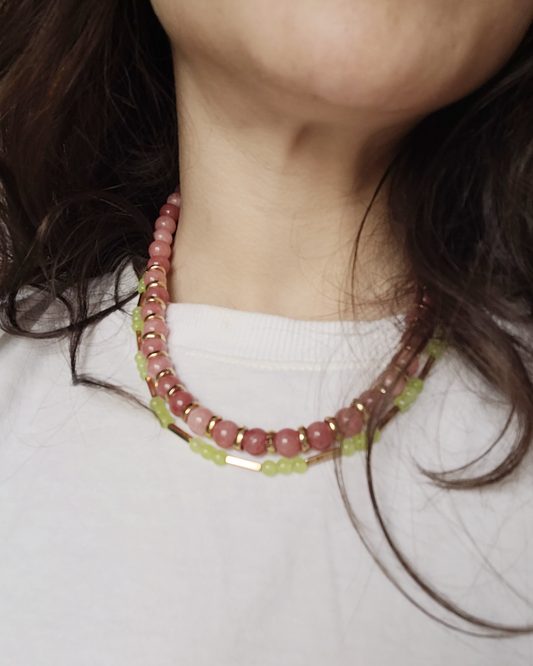 colar pedras naturais verde claro