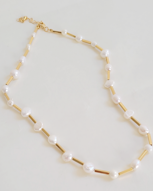 colar pérolas barrocas dourado