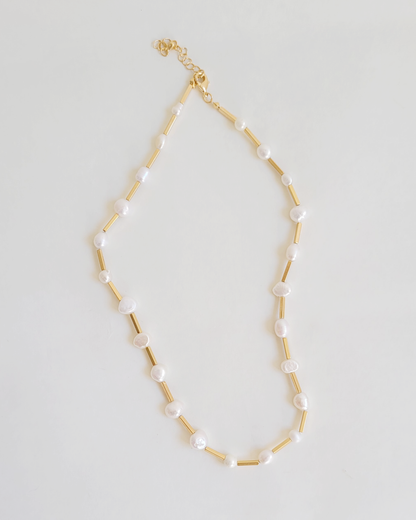 colar pérolas barrocas dourado