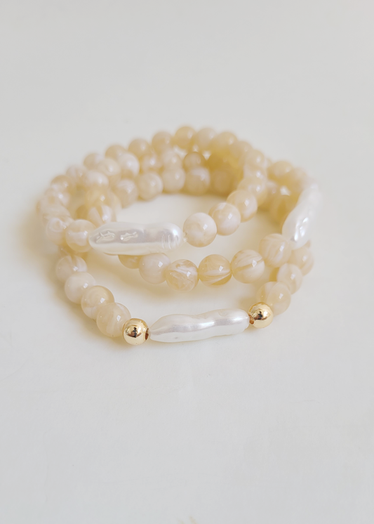 pulseira bege pérola barroca