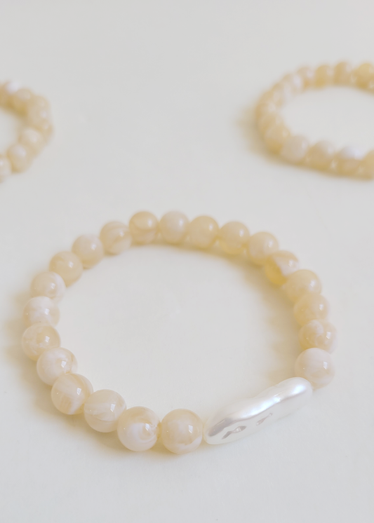 pulseira bege pérola barroca