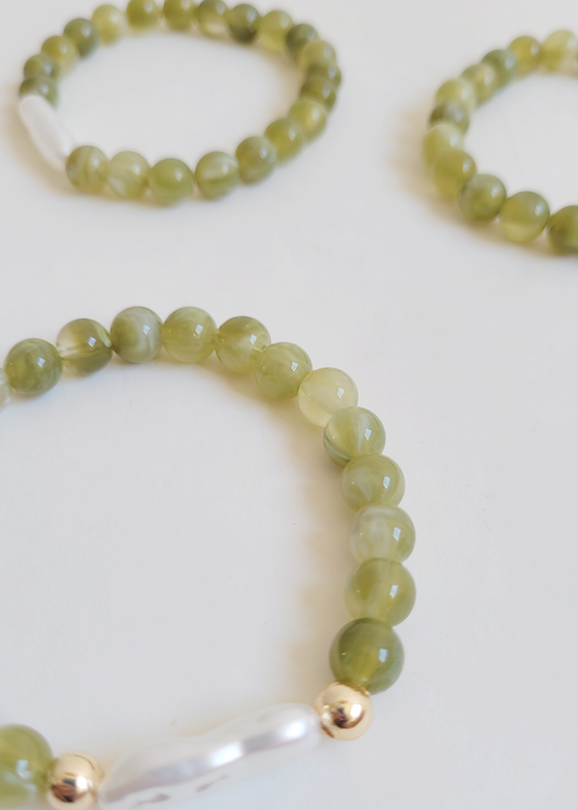 pulseira verde pérola barroca